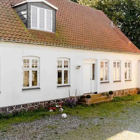 Dom wakacyjny Havlykkegaard - En Unik Gammel Dame Ved Ostersoen Idestrup