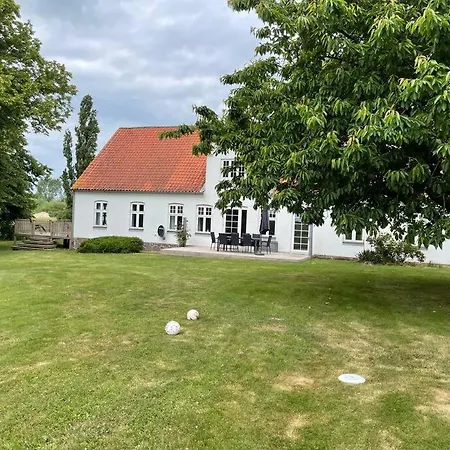 Havlykkegaard - En Unik Gammel Dame Ved Ostersoen Idestrup
